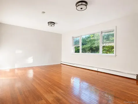 2 Arbor Place Glen Cove NY 11542