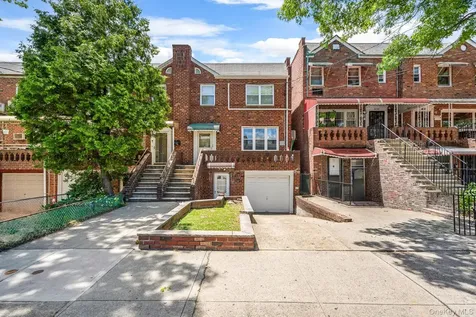 2550 E 11th Street