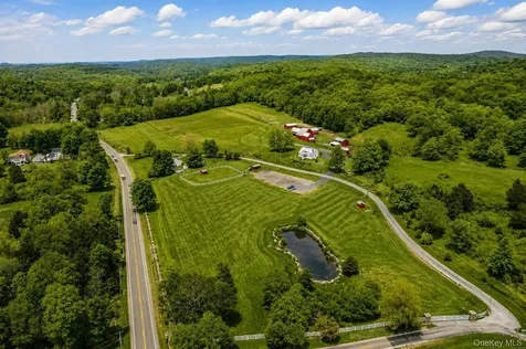 148 N Creek Road Staatsburg NY 12580