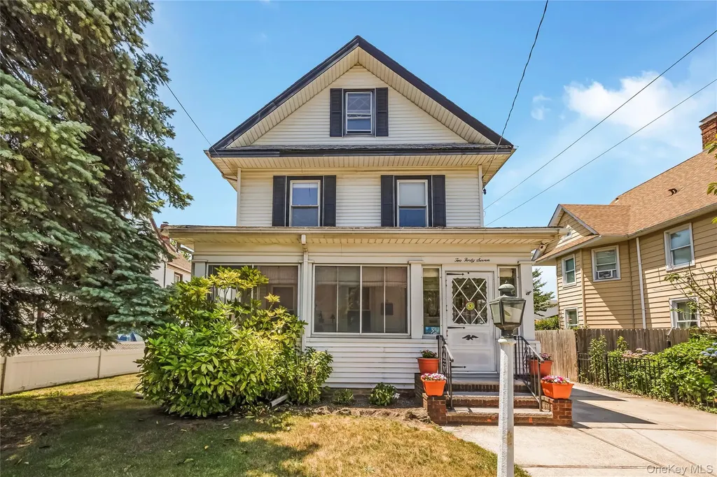 247 Allen Street Lawrence NY 11559