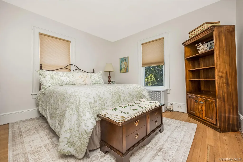 247 Allen Street Lawrence NY 11559