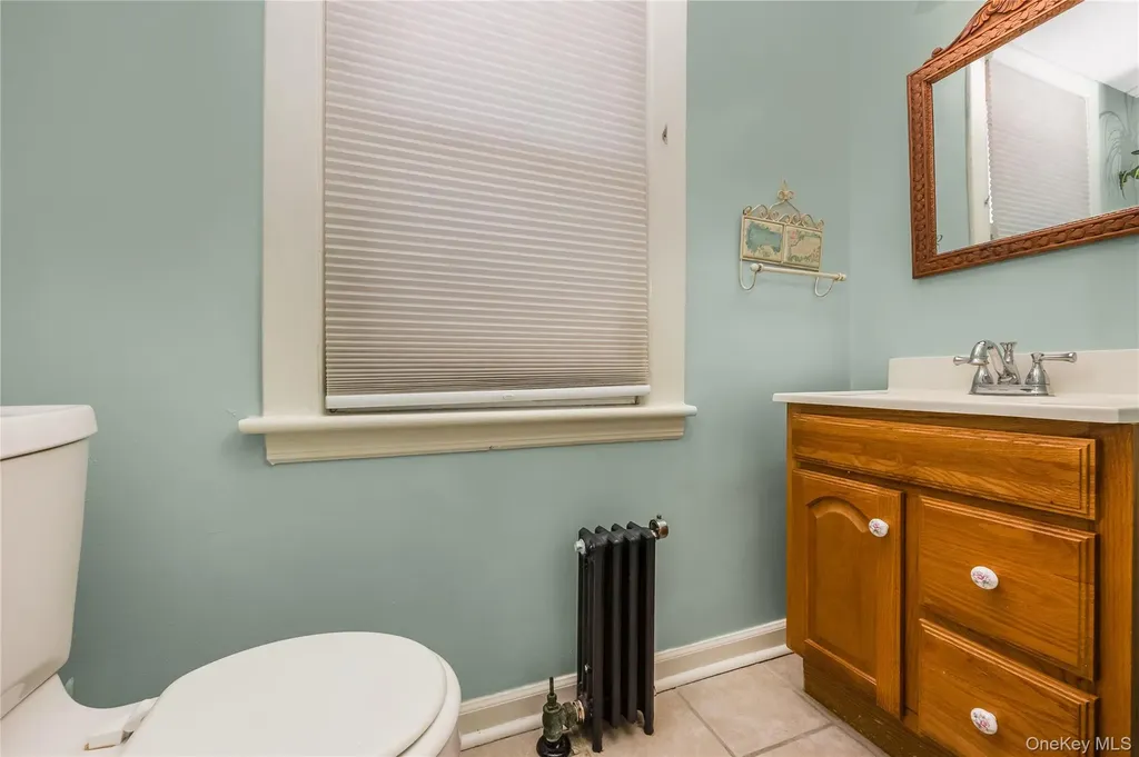 247 Allen Street Lawrence NY 11559