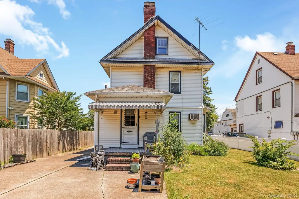 247 Allen Street Lawrence NY 11559