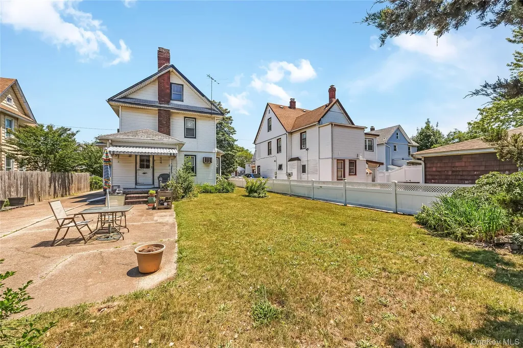 247 Allen Street Lawrence NY 11559