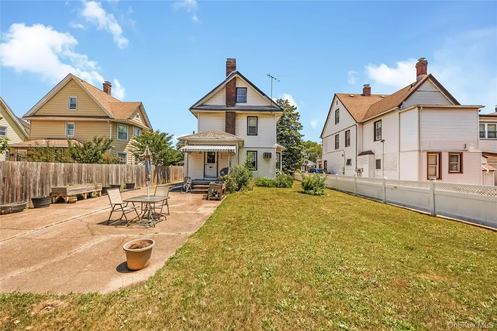 247 Allen Street Lawrence NY 11559