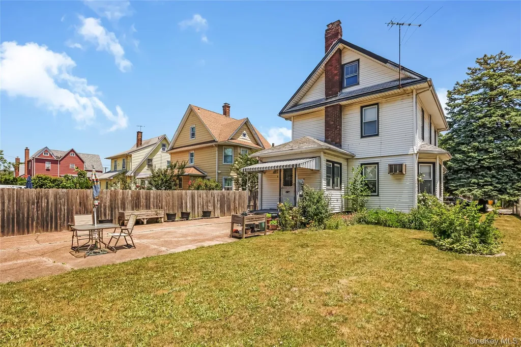 247 Allen Street Lawrence NY 11559