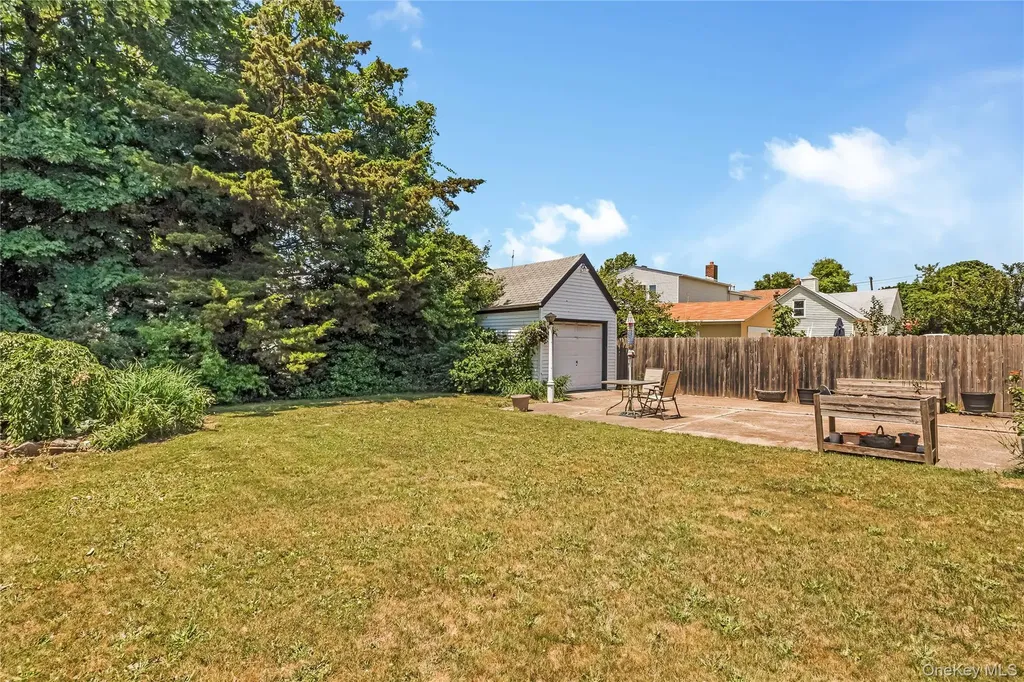 247 Allen Street Lawrence NY 11559