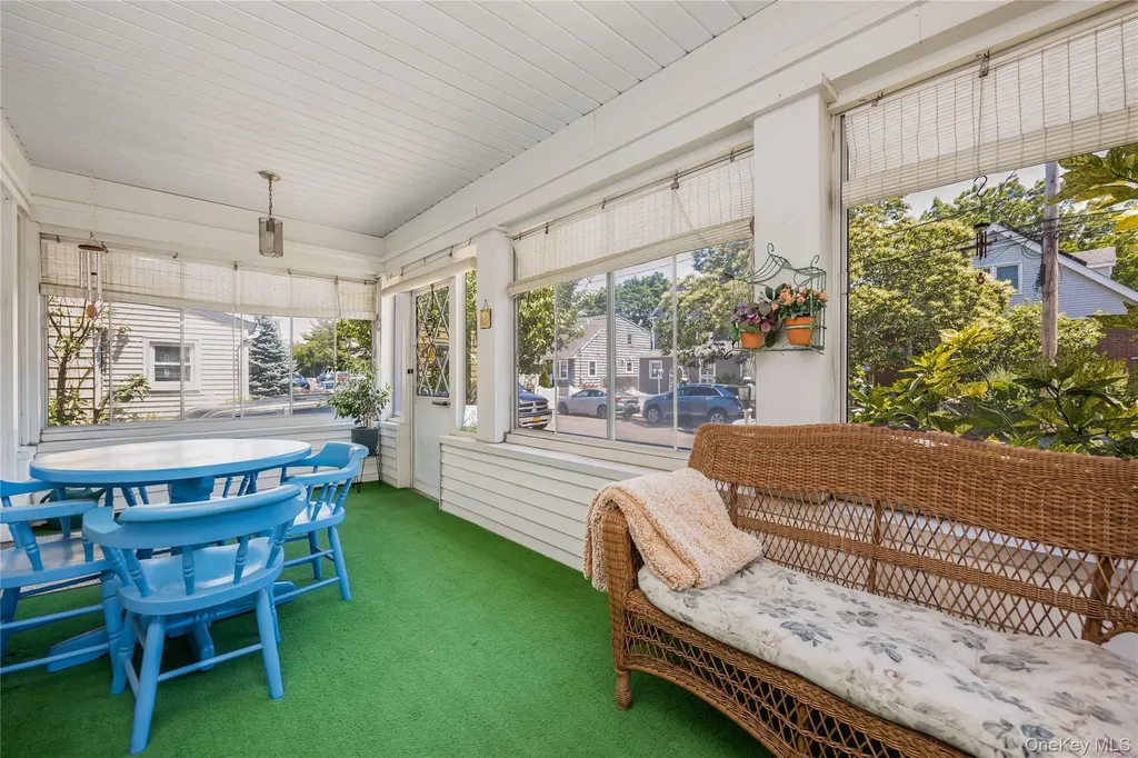 247 Allen Street Lawrence NY 11559