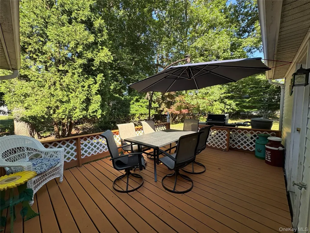152B Laurance Lane Ridge NY 11961