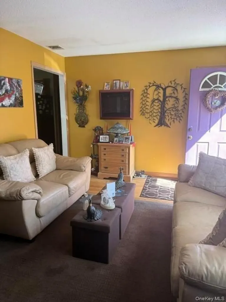 23 Landscape Drive Wheatley Heights NY 11798