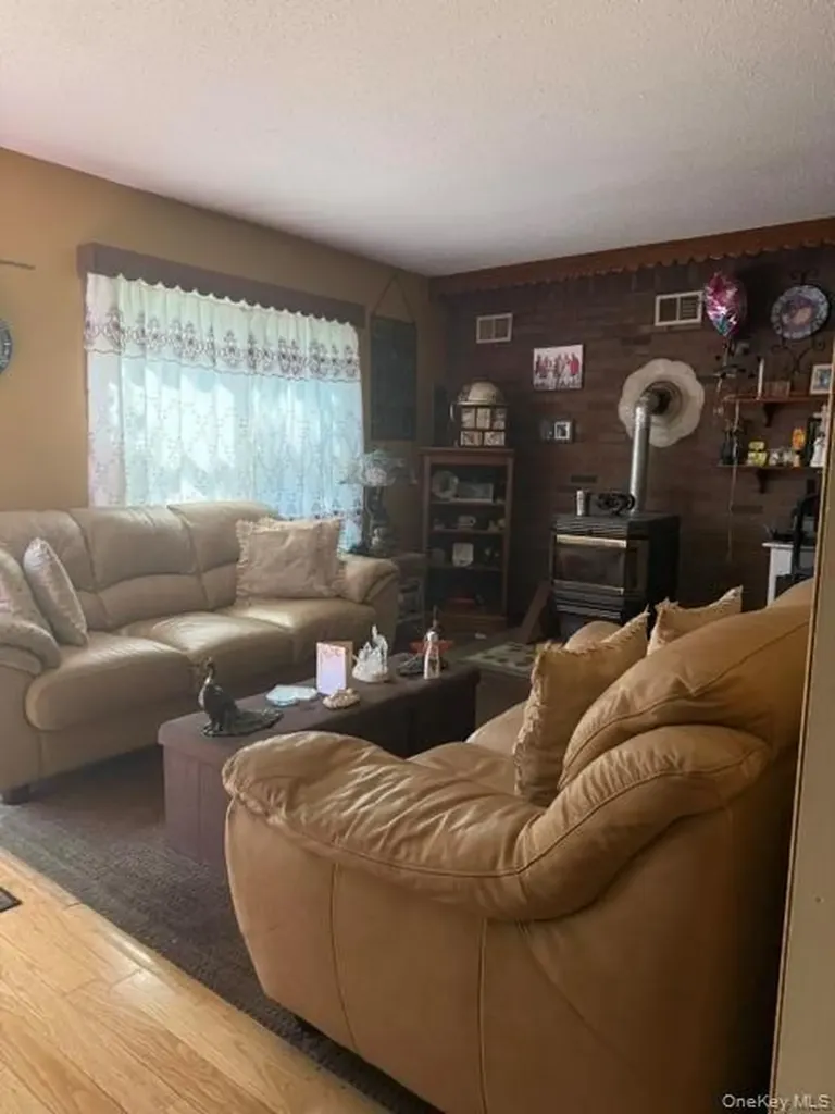 23 Landscape Drive Wheatley Heights NY 11798