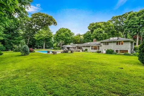 19 Tappentown Lane Brookville NY 11545