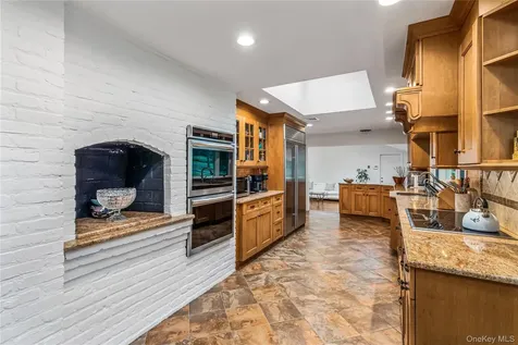 19 Tappentown Lane Brookville NY 11545