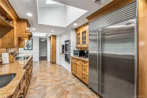 19 Tappentown Lane Brookville NY 11545