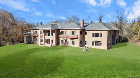 1 Penny Pond Court Old Brookville NY 11548