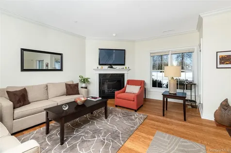 404 Gardenia Drive Rhinebeck NY 12572