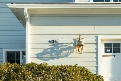 404 Gardenia Drive Rhinebeck NY 12572