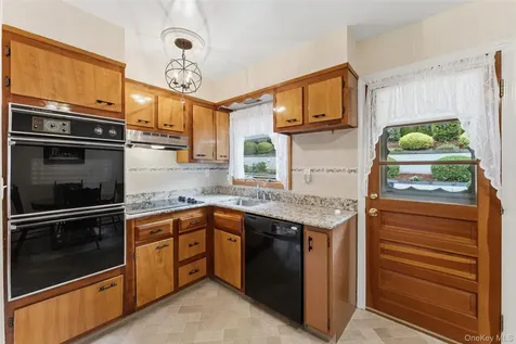 162 Midland Avenue Yonkers NY 10705