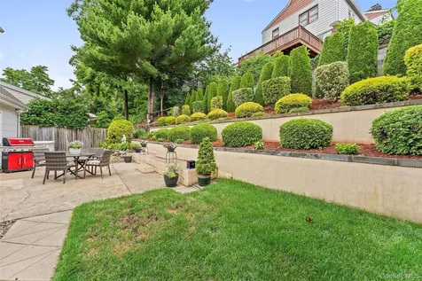 162 Midland Avenue Yonkers NY 10705