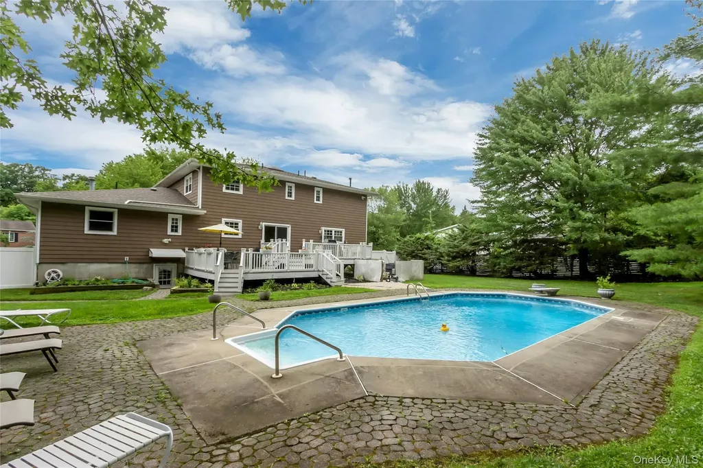 7 S Cranford Road Bardonia NY 10954