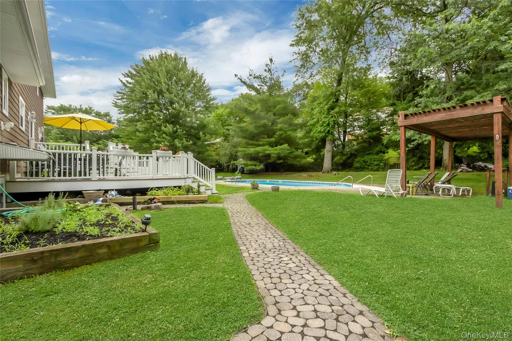 7 S Cranford Road Bardonia NY 10954