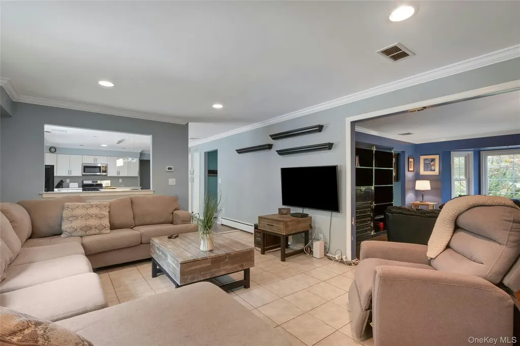 7 S Cranford Road Bardonia NY 10954