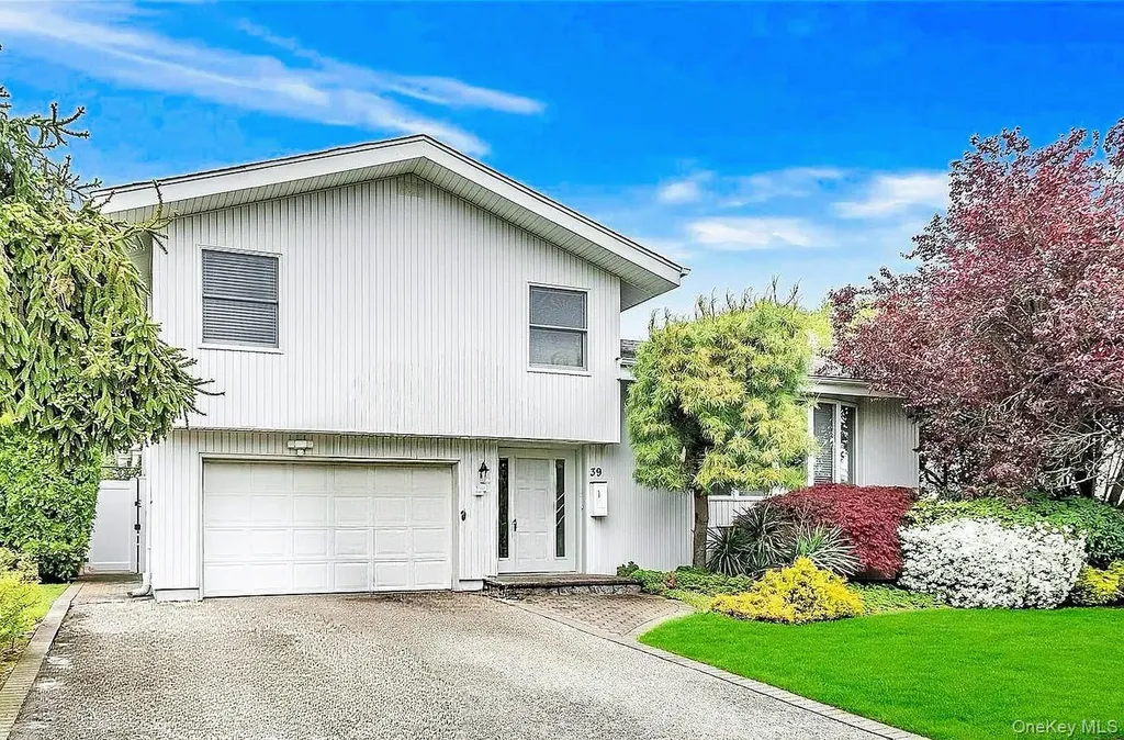 39 Favorite Lane Jericho NY 11753