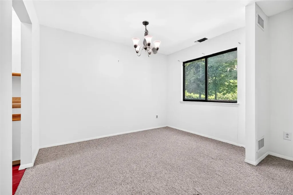 101 Town Hill Road Nanuet NY 10954