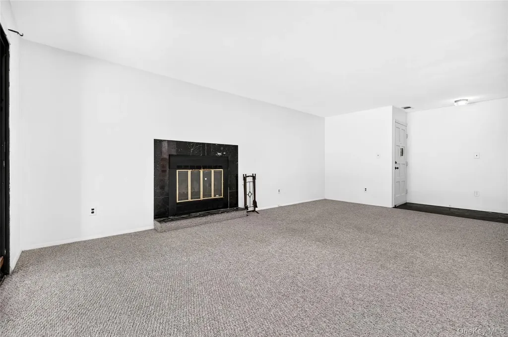 101 Town Hill Road Nanuet NY 10954