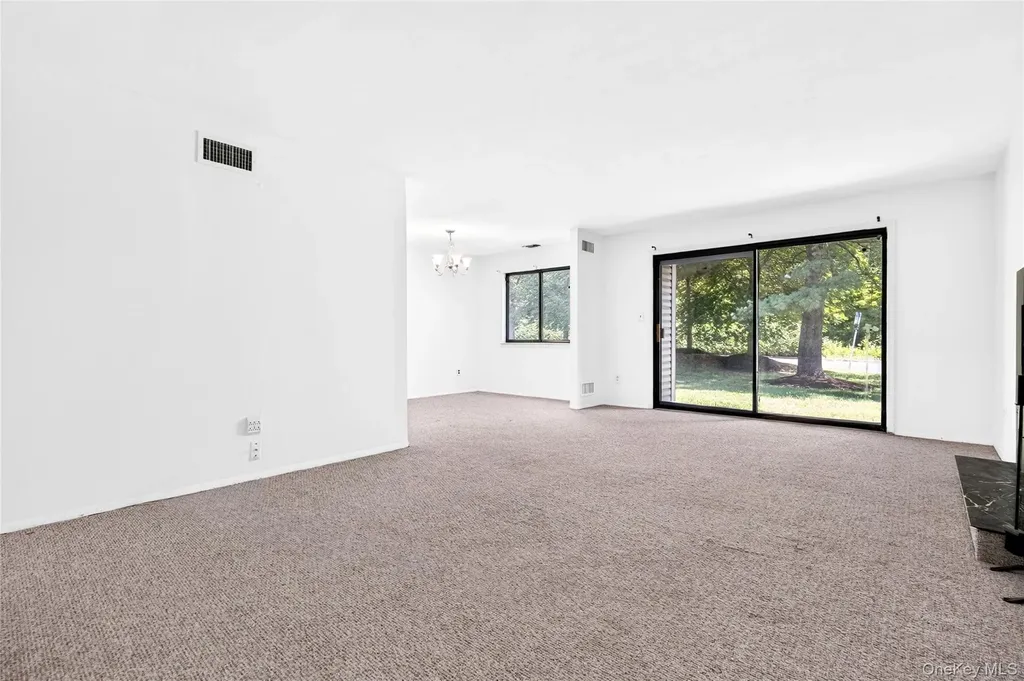 101 Town Hill Road Nanuet NY 10954