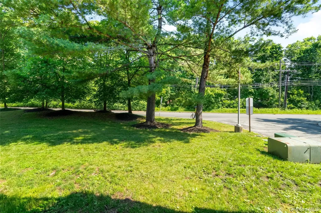 101 Town Hill Road Nanuet NY 10954