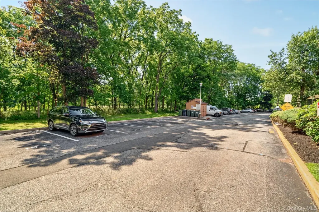 101 Town Hill Road Nanuet NY 10954