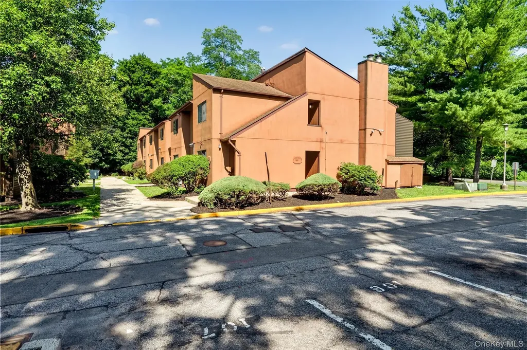 101 Town Hill Road Nanuet NY 10954