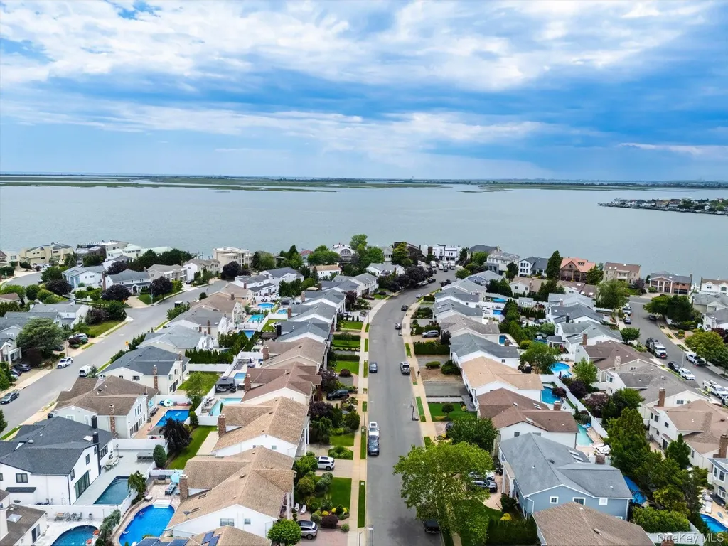 2647 Frances Street Bellmore NY 11710