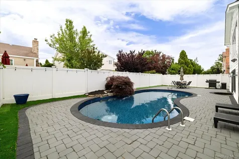 2647 Frances Street Bellmore NY 11710