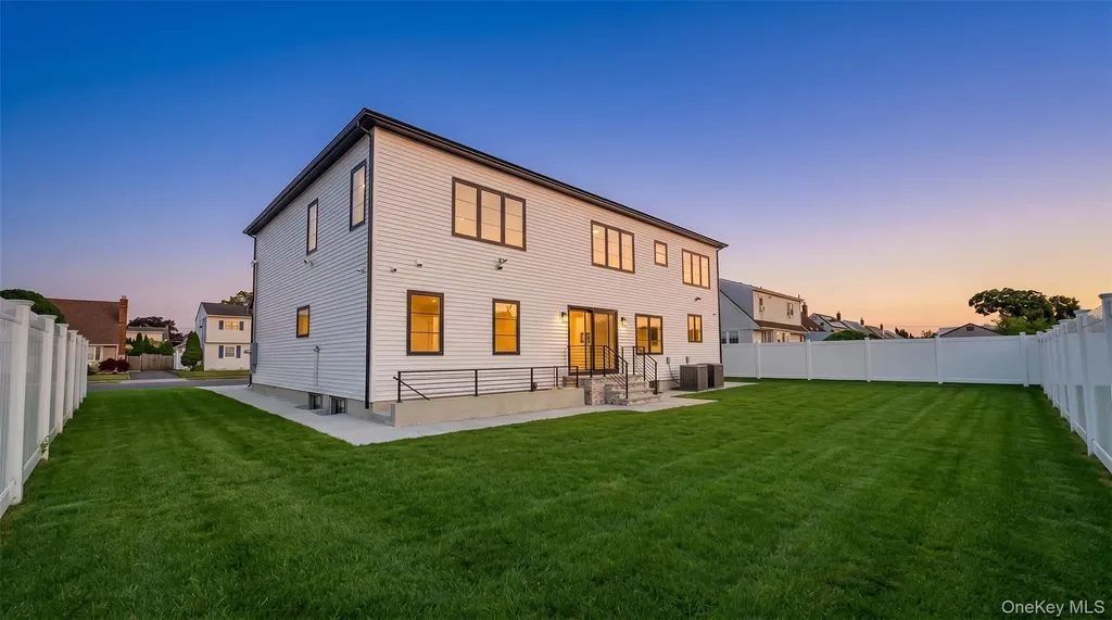 1025 Mirabelle Avenue Westbury NY 11590