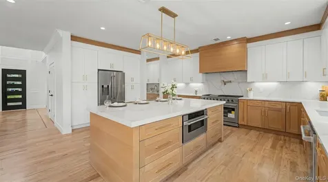 1025 Mirabelle Avenue Westbury NY 11590