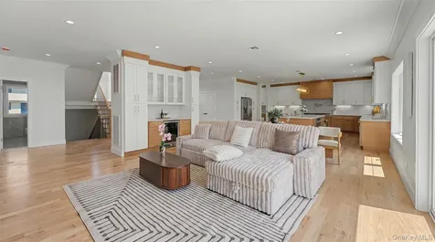 1025 Mirabelle Avenue Westbury NY 11590