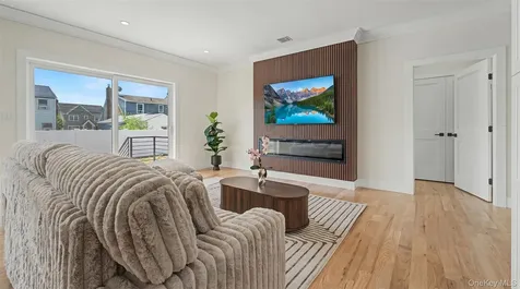 1025 Mirabelle Avenue Westbury NY 11590