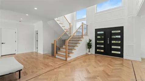 1025 Mirabelle Avenue Westbury NY 11590