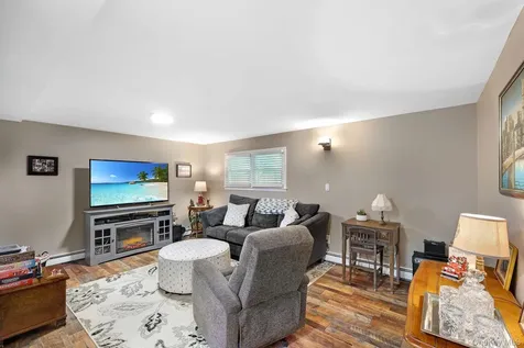 11 Danspence Road Poughkeepsie NY 12603