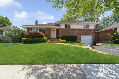 204 Halsey Avenue Jericho NY 11753