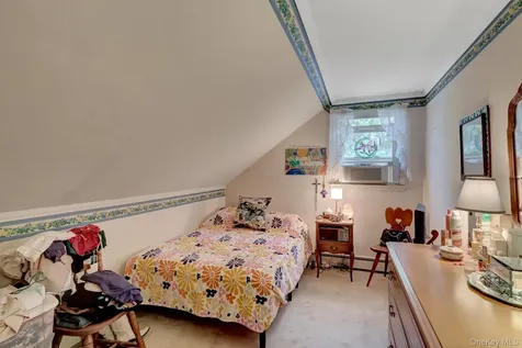 16 Texas Court Syosset NY 11791