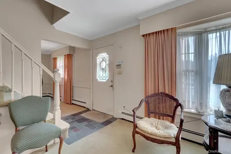 16 Texas Court Syosset NY 11791