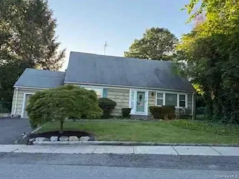 31 Glenwood Road Glen Head NY 11545