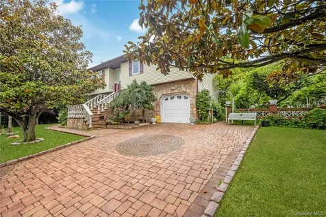 26 Block Terrace Farmingdale NY 11735