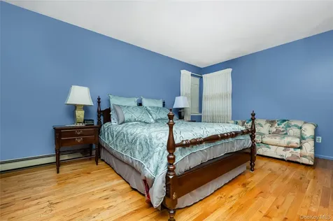 26 Block Terrace Farmingdale NY 11735