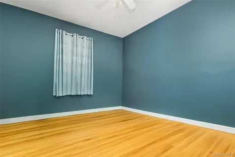 26 Block Terrace Farmingdale NY 11735