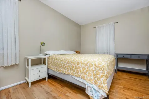 26 Block Terrace Farmingdale NY 11735