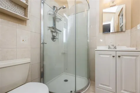 26 Block Terrace Farmingdale NY 11735